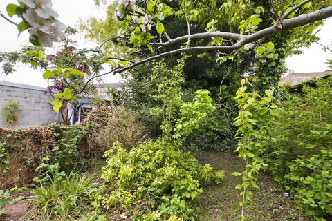 26 Salcot Crescent, New Addington, Croydon, CR0 0JH