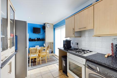 110 Overbury Crescent, New Addington, Croydon, CR0 0LP