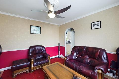 110 Overbury Crescent, New Addington, Croydon, CR0 0LP