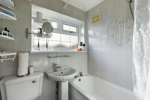 110 Overbury Crescent, New Addington, Croydon, CR0 0LP