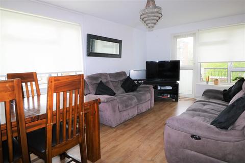 64 North Downs Road, New Addington, Croydon, CR0 0LD