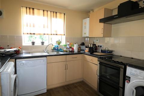 64 North Downs Road, New Addington, Croydon, CR0 0LD