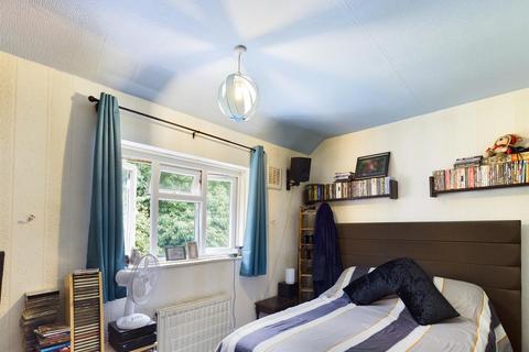 40 Rowdown Crescent, New Addington, Croydon, CR0 0HQ