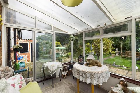 40 Rowdown Crescent, New Addington, Croydon, CR0 0HQ
