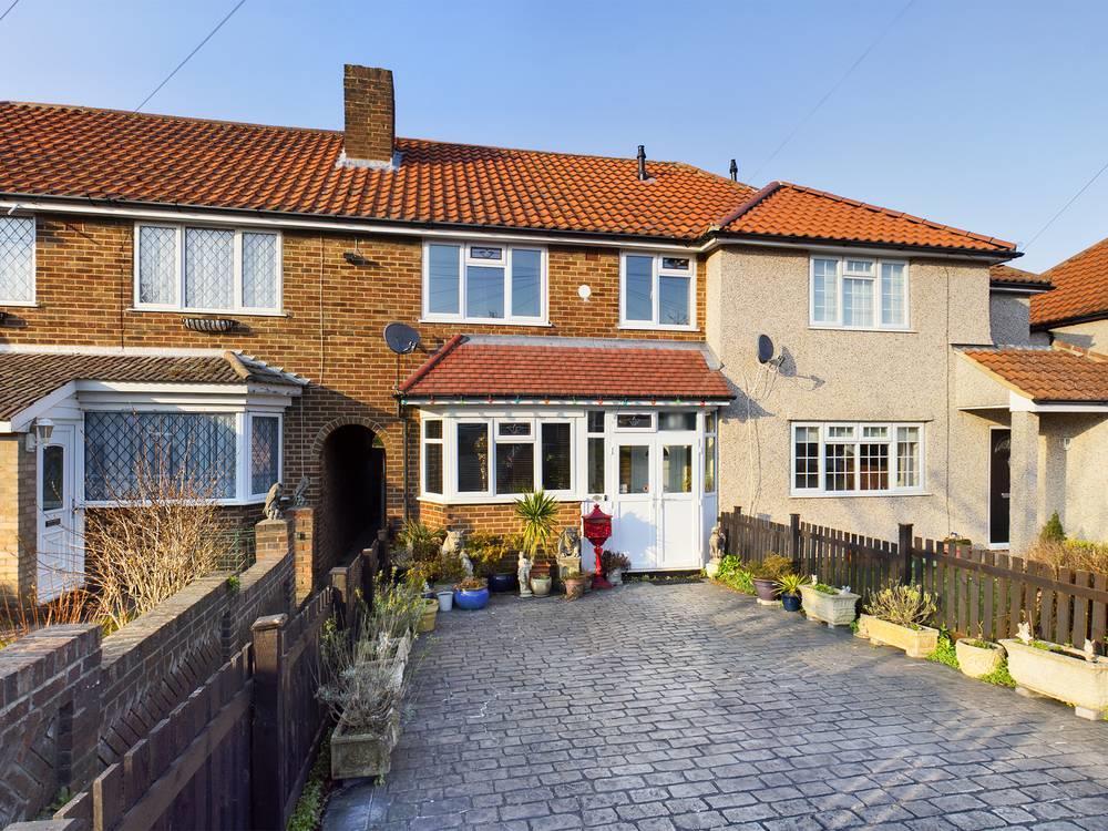 Wolsey Crescent, New Addington, Croydon 3 bed terraced house £400,000