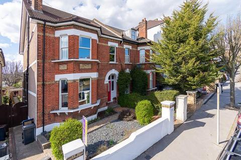 70 Birdhurst Road, South Croydon, CR2 7EB