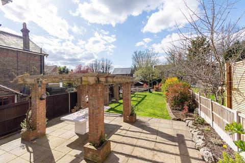 70 Birdhurst Road, South Croydon, CR2 7EB