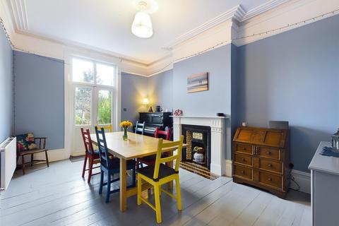 70 Birdhurst Road, South Croydon, CR2 7EB