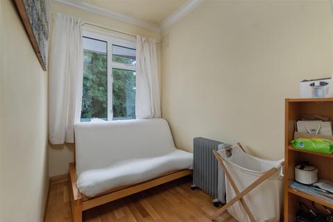 32 Braemar Avenue, South Croydon, CR2 0QA