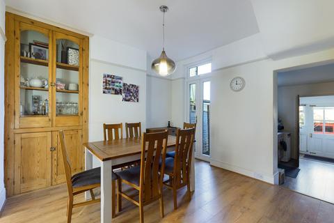 64 Dalmally Road, Croydon, CR0 6LS