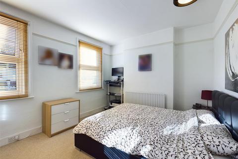 64 Dalmally Road, Croydon, CR0 6LS