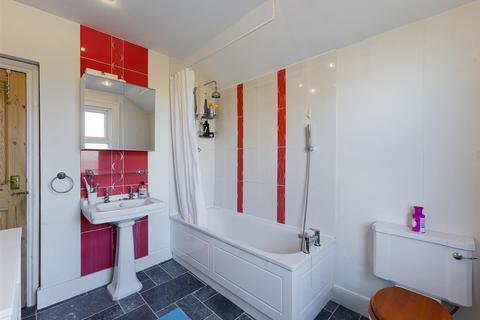 64 Dalmally Road, Croydon, CR0 6LS