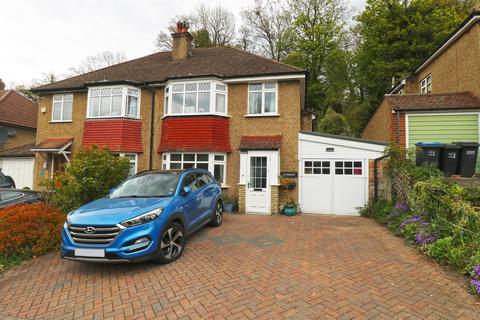 99 Mead Way, Coulsdon, CR5 1PR