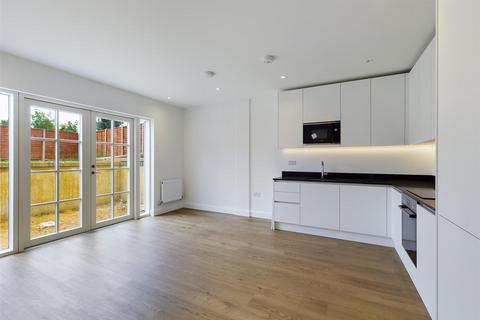 3 bedroom flat for sale, Addington Road, South Croydon, Surrey