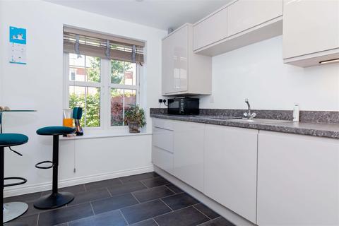 3 bedroom end of terrace house for sale - Copse View, Worthing