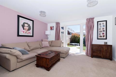3 bedroom end of terrace house for sale - Copse View, Worthing