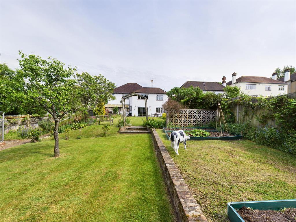 West Hill, Sanderstead 4 bed detached house £1,000,000