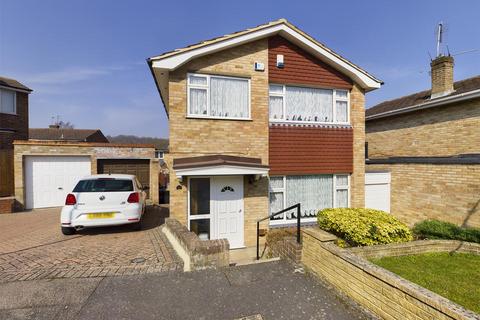 12 Lichfield Way, South Croydon, CR2 8SD
