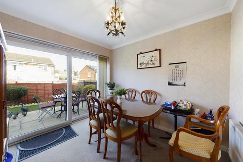 12 Lichfield Way, South Croydon, CR2 8SD