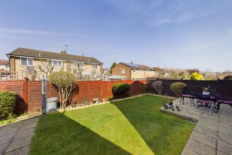 12 Lichfield Way, South Croydon, CR2 8SD