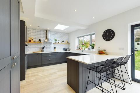 9 Tandridge Gardens, South Croydon, CR2 9HW