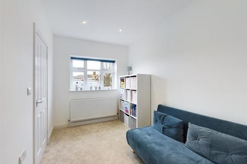 9 Tandridge Gardens, South Croydon, CR2 9HW