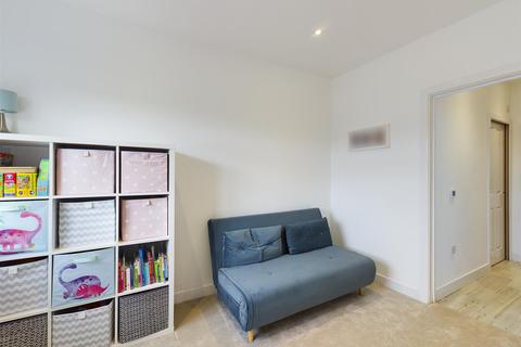 9 Tandridge Gardens, South Croydon, CR2 9HW