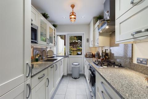 71 Foxearth Road, South Croydon, CR2 8EL