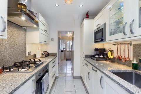 71 Foxearth Road, South Croydon, CR2 8EL