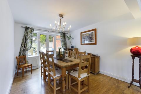 71 Foxearth Road, South Croydon, CR2 8EL