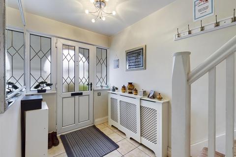 71 Foxearth Road, South Croydon, CR2 8EL