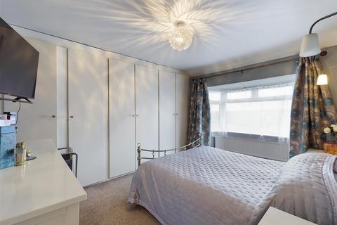 71 Foxearth Road, South Croydon, CR2 8EL