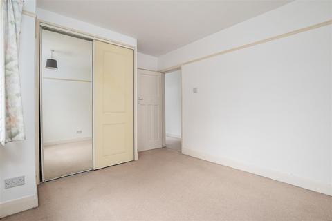 11 Harbledown Road, South Croydon, CR2 8RH