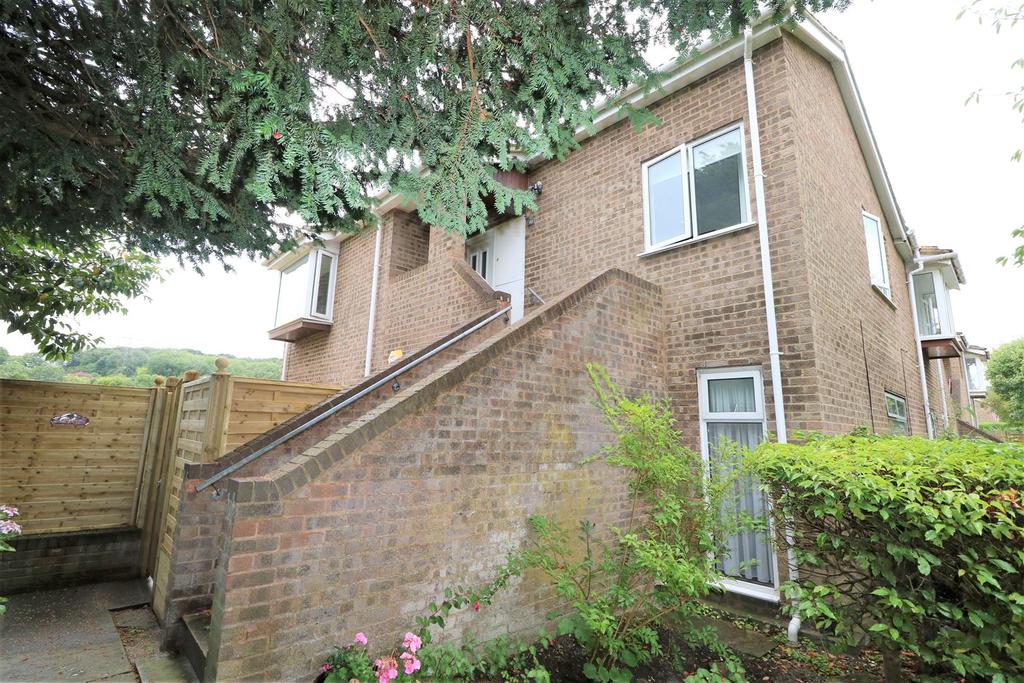 Sorrel Bank, Linton Glade, Croydon, CR0 9LU 2 bed for sale £250,000
