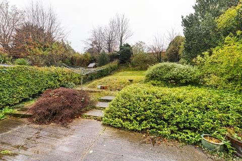 9 Farm Fields, South Croydon, CR2 0HQ