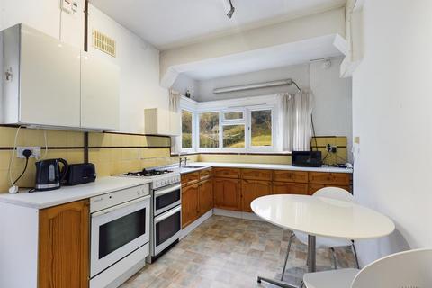 9 Farm Fields, South Croydon, CR2 0HQ
