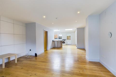 160 Dunley Drive, New Addington, Croydon, CR0 0RE