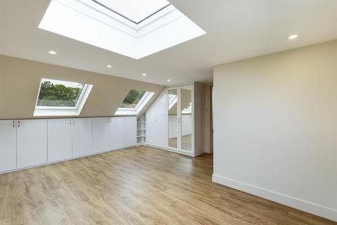 160 Dunley Drive, New Addington, Croydon, CR0 0RE