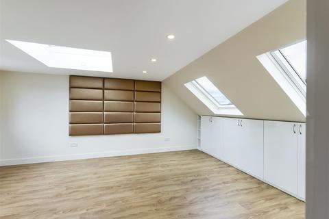 160 Dunley Drive, New Addington, Croydon, CR0 0RE