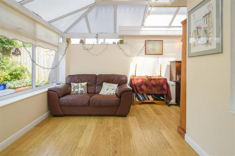 12 Beech Grove, Darwen, BB3 0AP