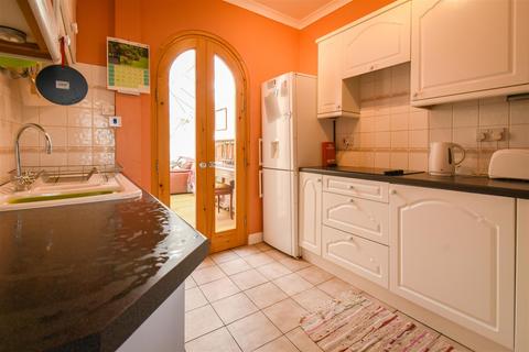 12 Beech Grove, Darwen, BB3 0AP
