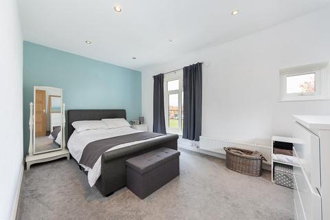12 Cherry Tree Green, South Croydon, CR2 9BL
