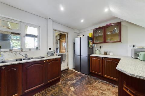121 Headley Drive, New Addington, Croydon, CR0 0QL