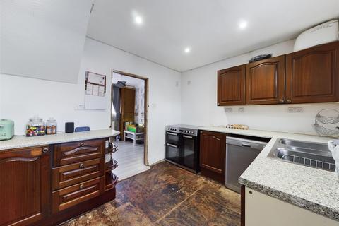 121 Headley Drive, New Addington, Croydon, CR0 0QL
