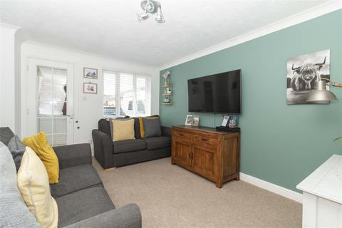 2 bedroom end of terrace house for sale - Varey Road, Worthing