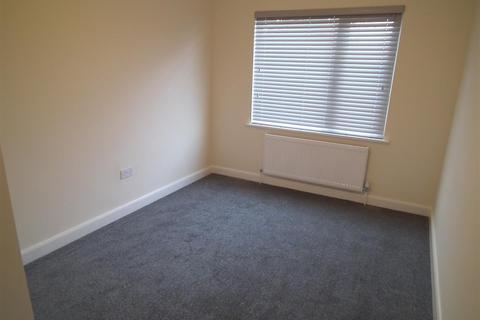 2 bedroom property to rent - Bowling Green Avenue, Kettering