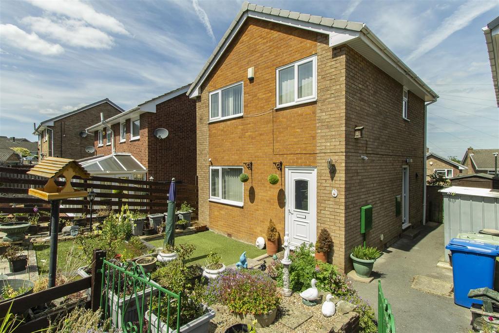 Steeping Close, Brimington, Chesterfield 3 bed detached house £170,000