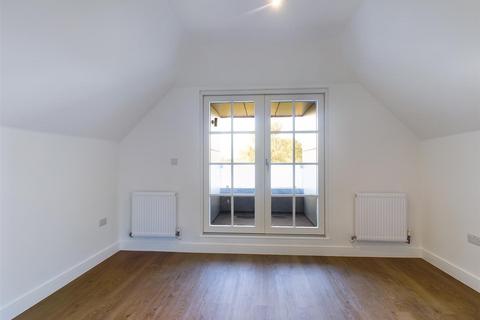 2 bedroom flat for sale, Addington Road, South Croydon, Surrey