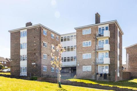 63 Frimley Close, New Addington, Croydon, CR0 0RD
