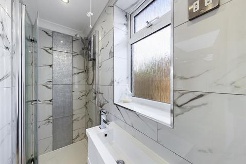 36 Parkway, New Addington, Croydon, CR0 0LA